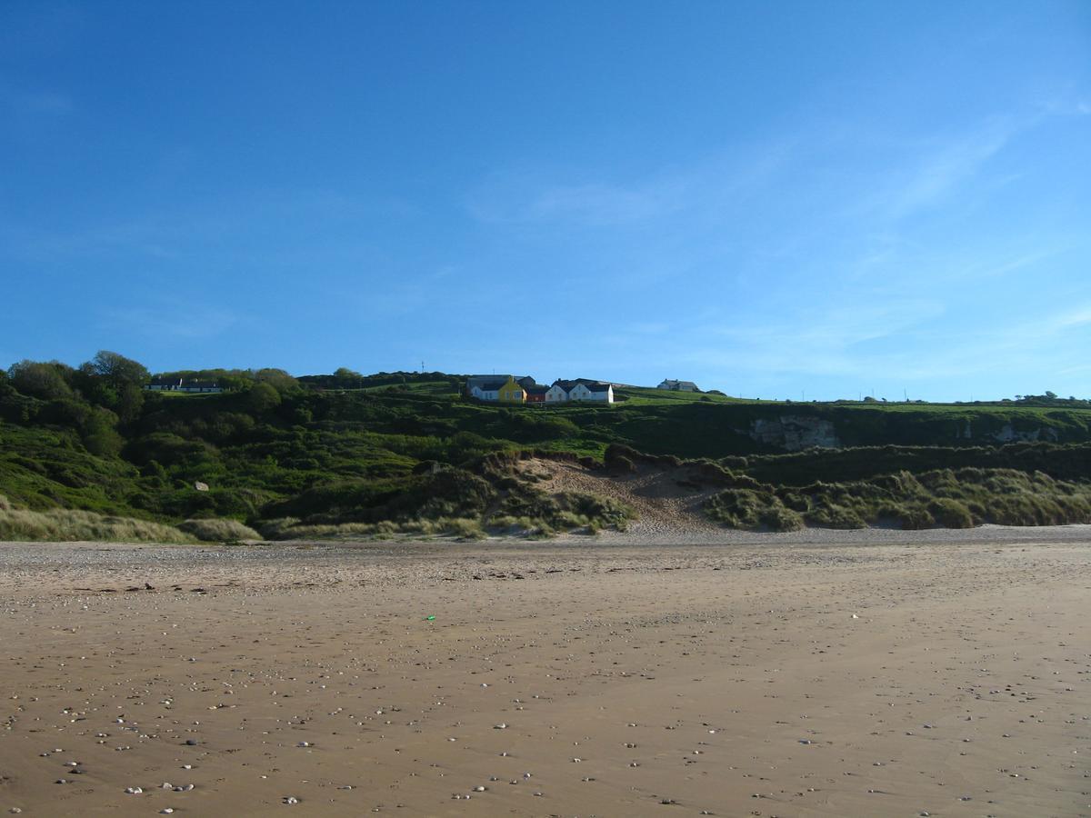 White Park Bay Youth Hostel Балинтой Екстериор снимка