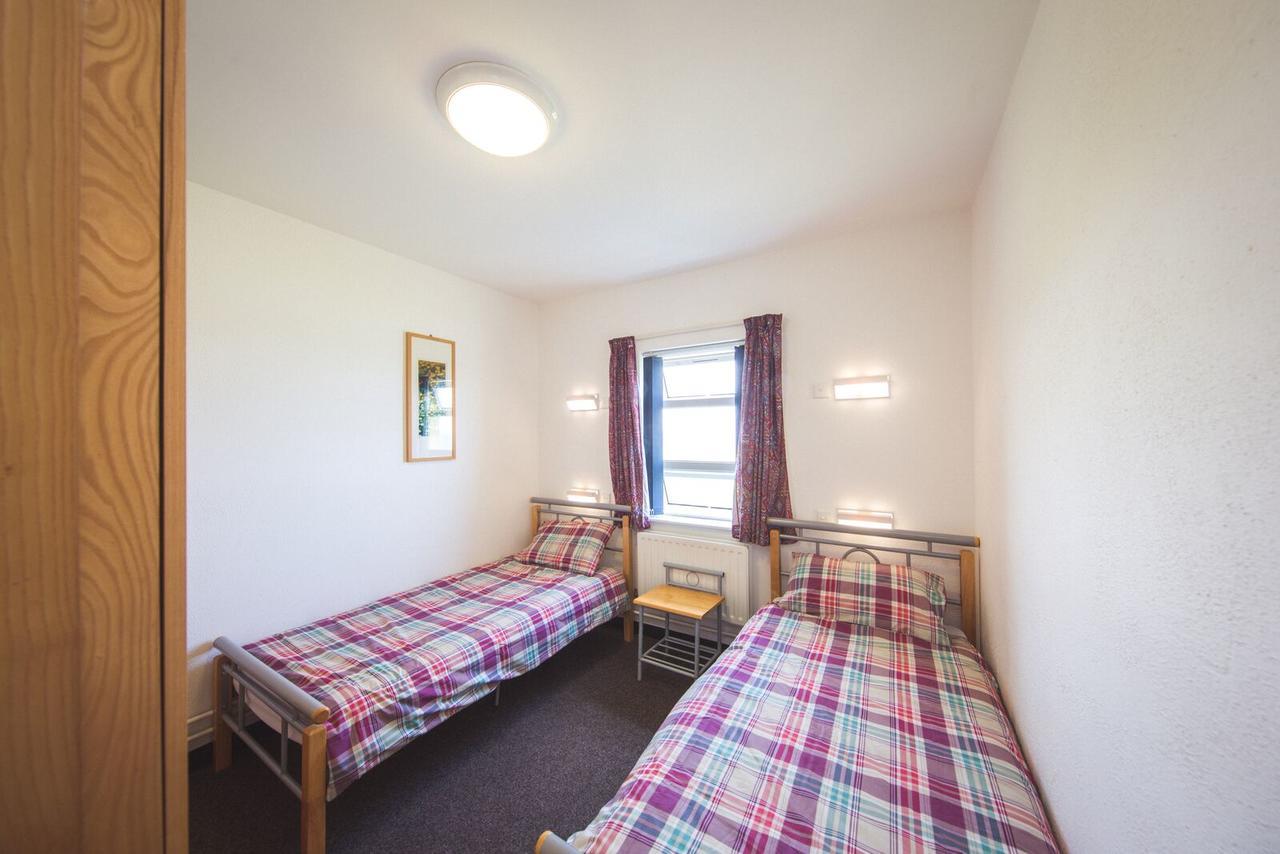 White Park Bay Youth Hostel Балинтой Екстериор снимка